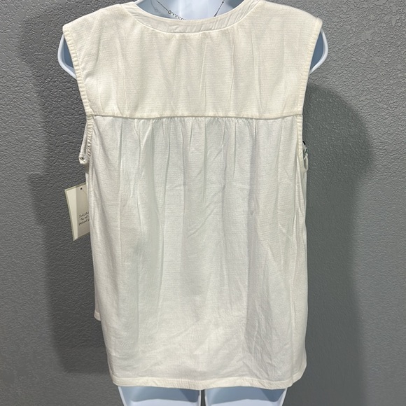 NWT Calligraphy embroidered blouse - Picture 3 of 6